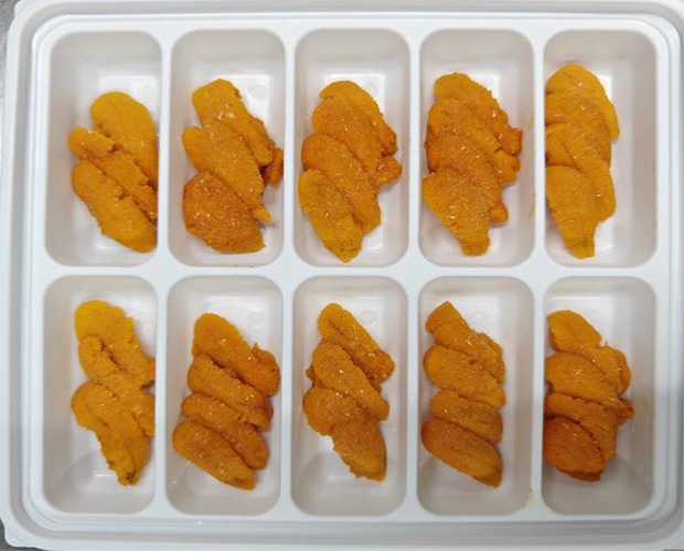 鲜冻马胆十孔摆盘